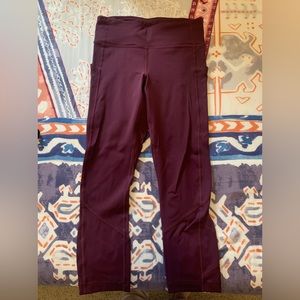 LULULEMON maroon capris workout leggings